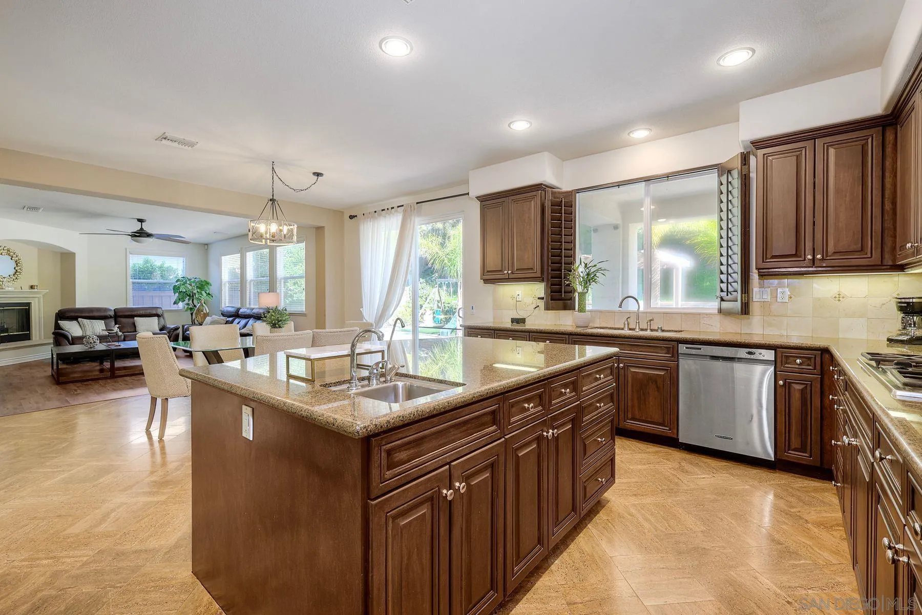 993 Hawthorne Creek Dr