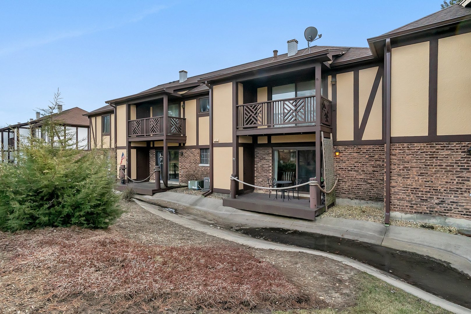 1720 Lakecliffe Drive Unit: 4306