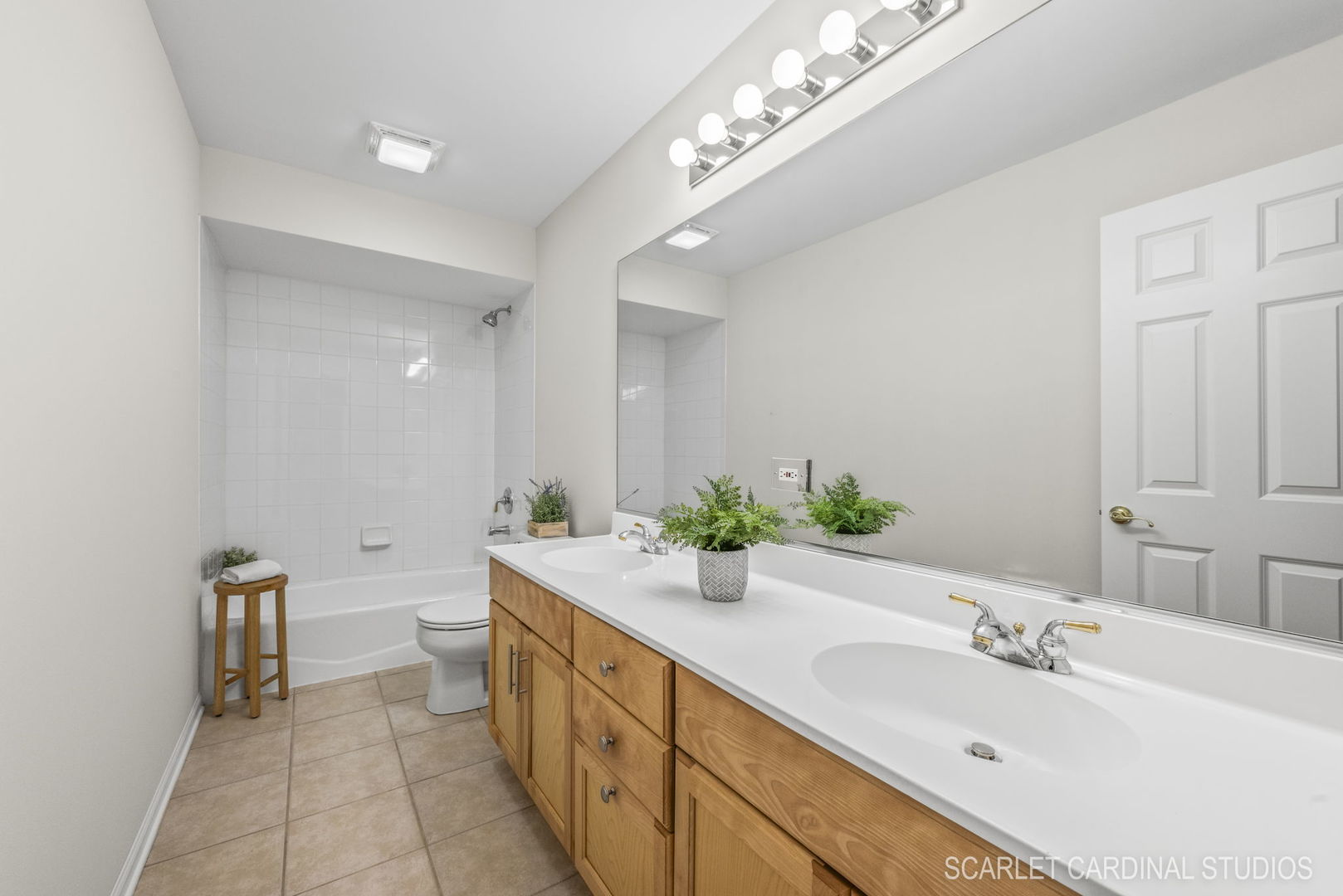 1935 Kingsbrook Court