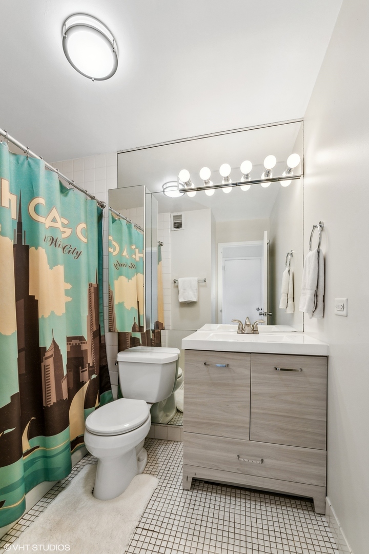 1450 N ASTOR Street Unit: 7C