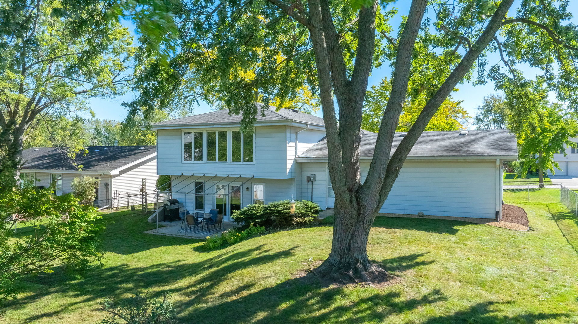 21W550 Kensington Road
