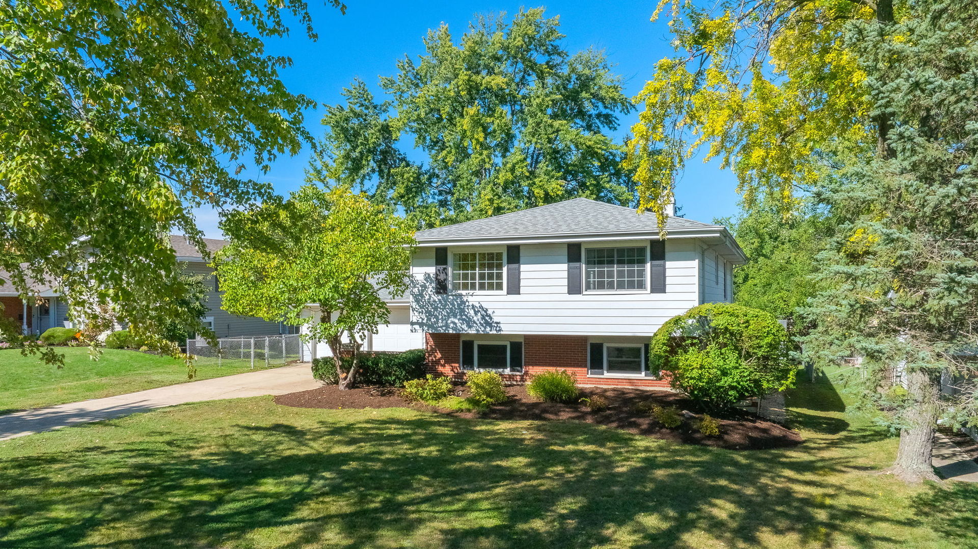 21W550 Kensington Road
