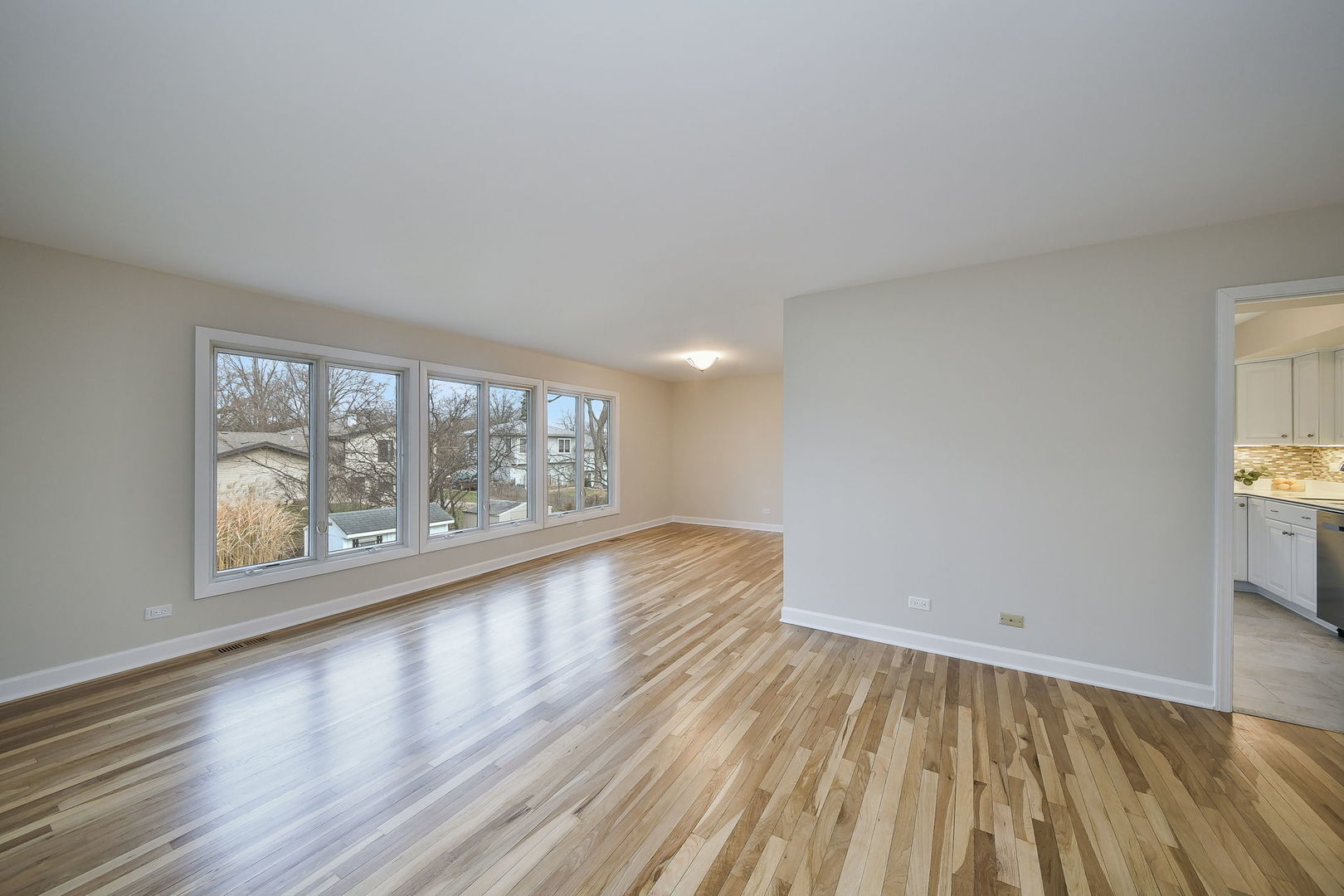 21W550 Kensington Road