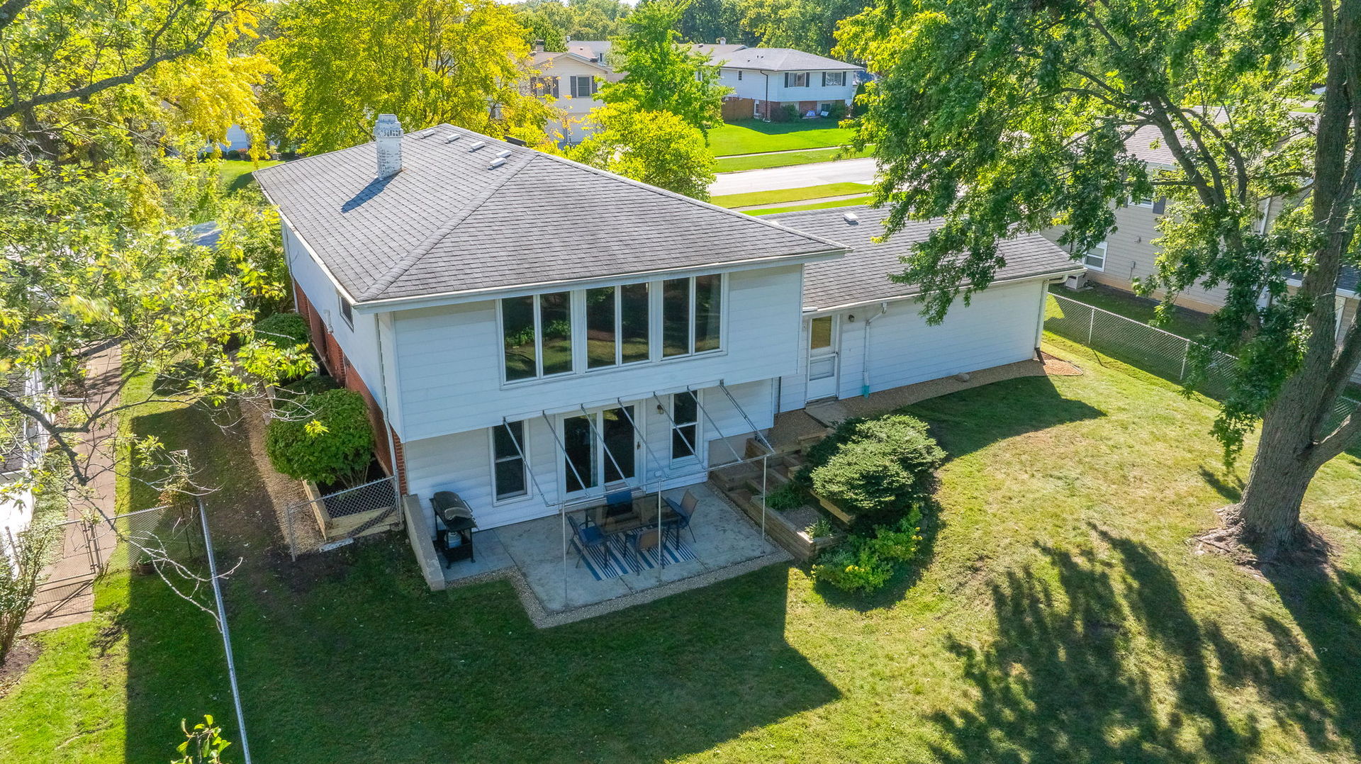 21W550 Kensington Road