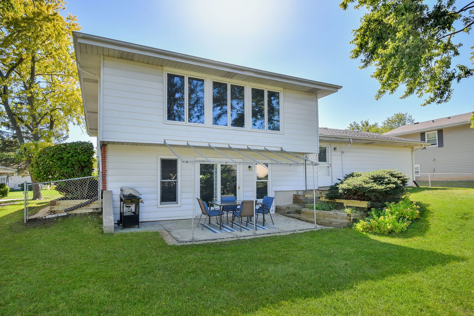 21W550 Kensington Road