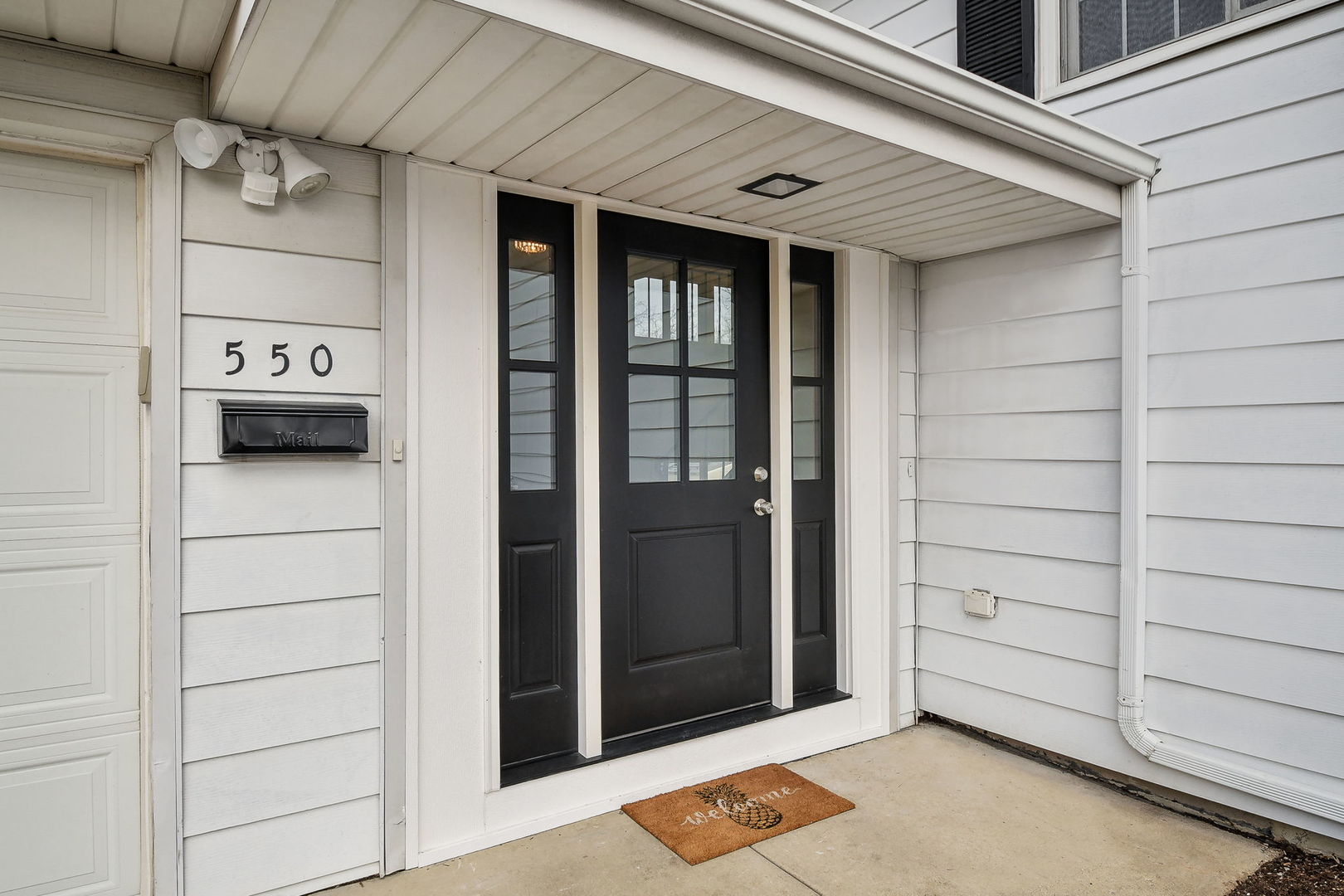 21W550 Kensington Road