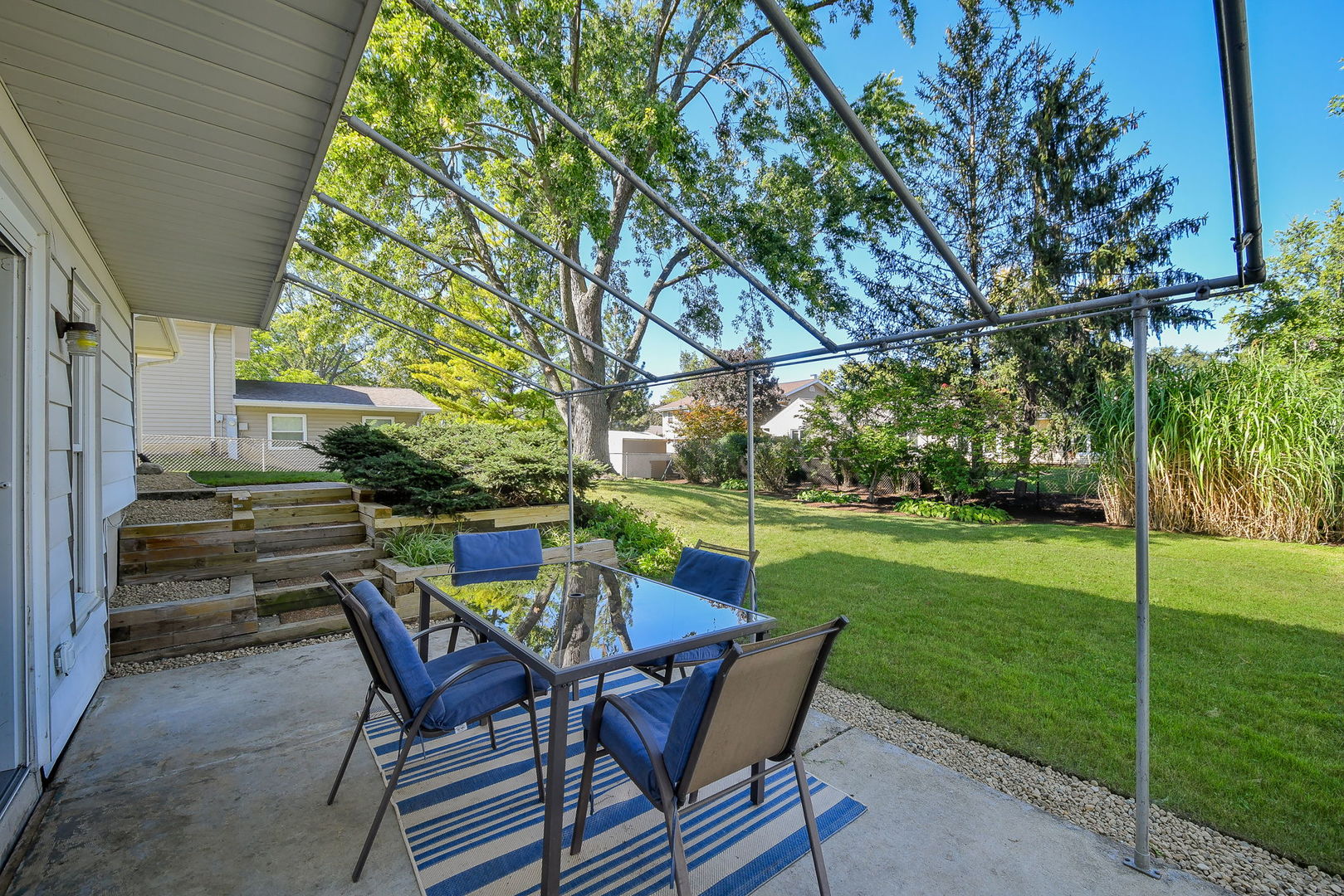 21W550 Kensington Road