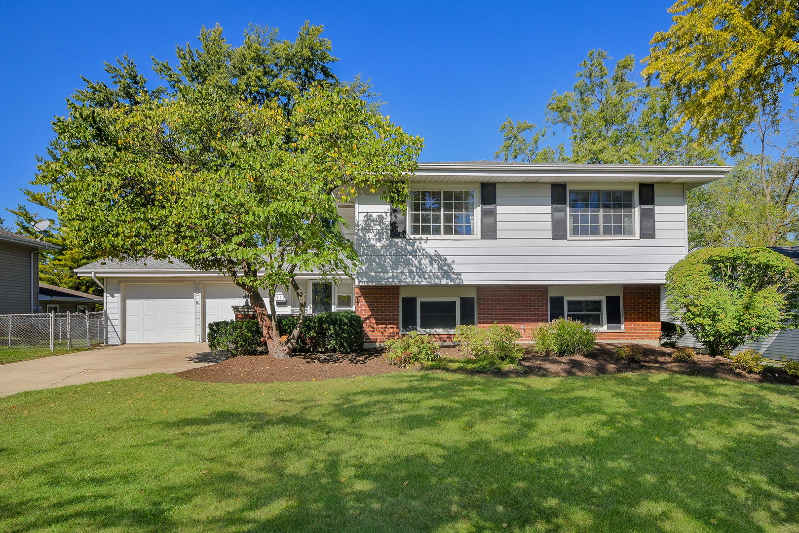 21W550 Kensington Road