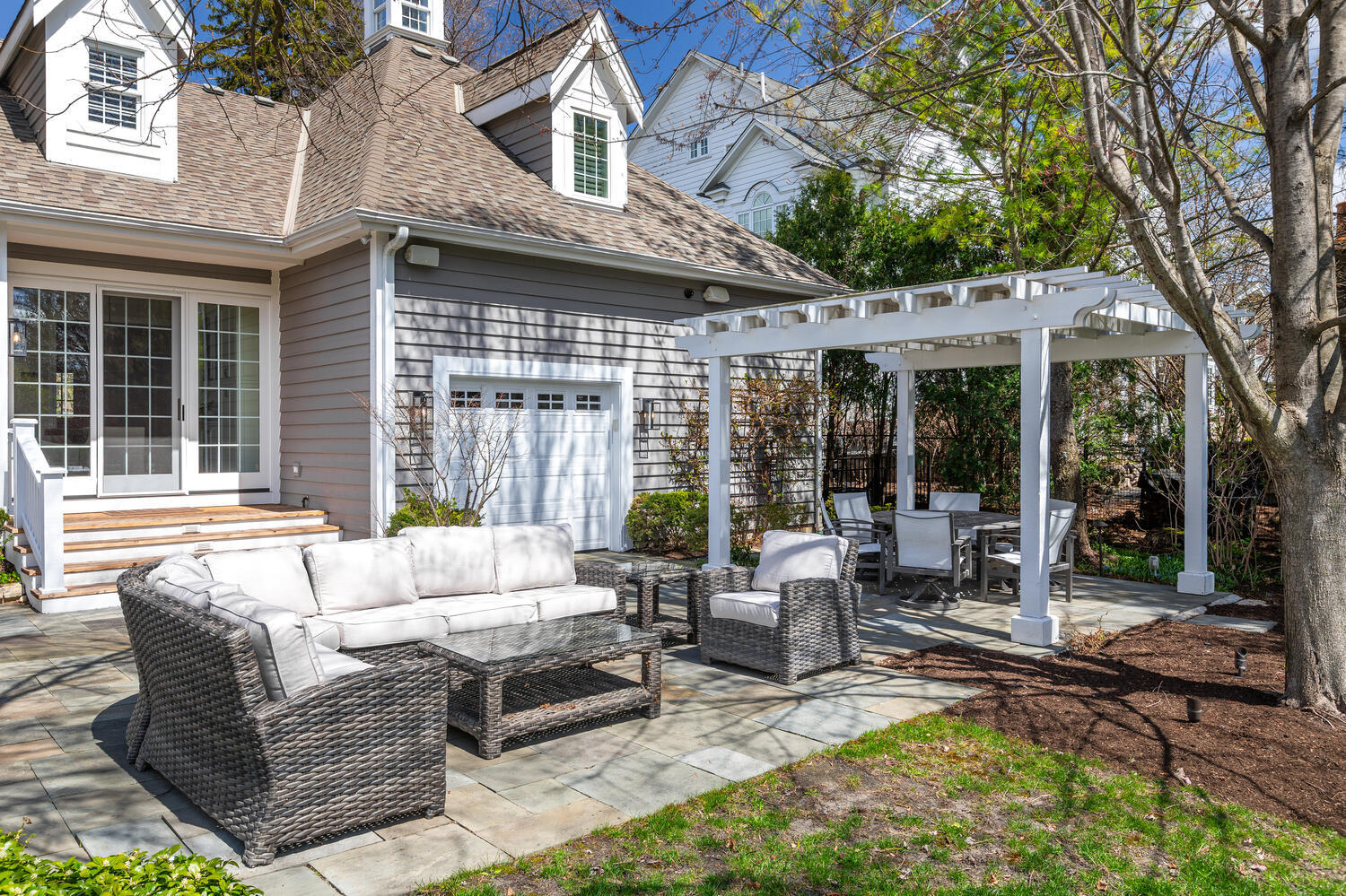 345 Oak Street