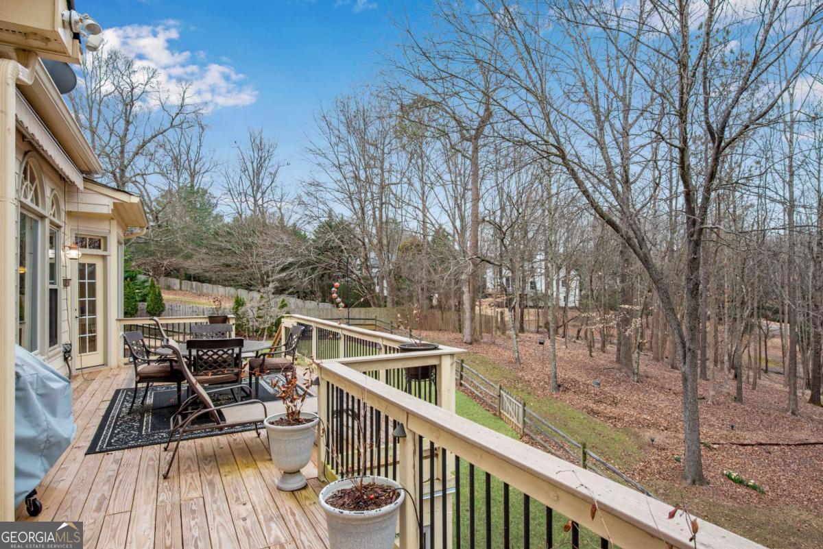 50 Lakecrest Circle