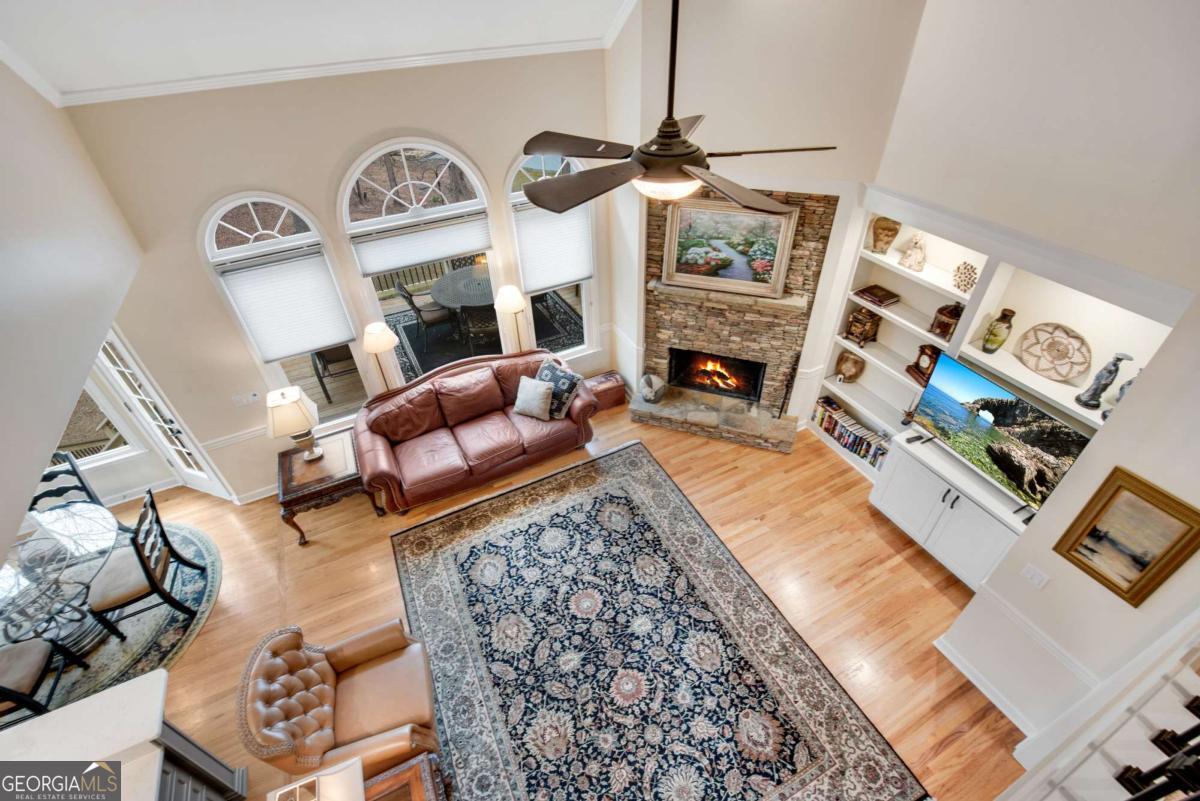 50 Lakecrest Circle