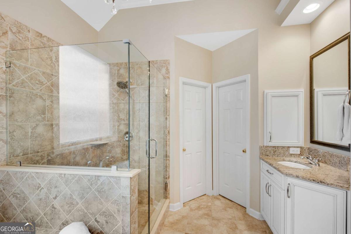 50 Lakecrest Circle