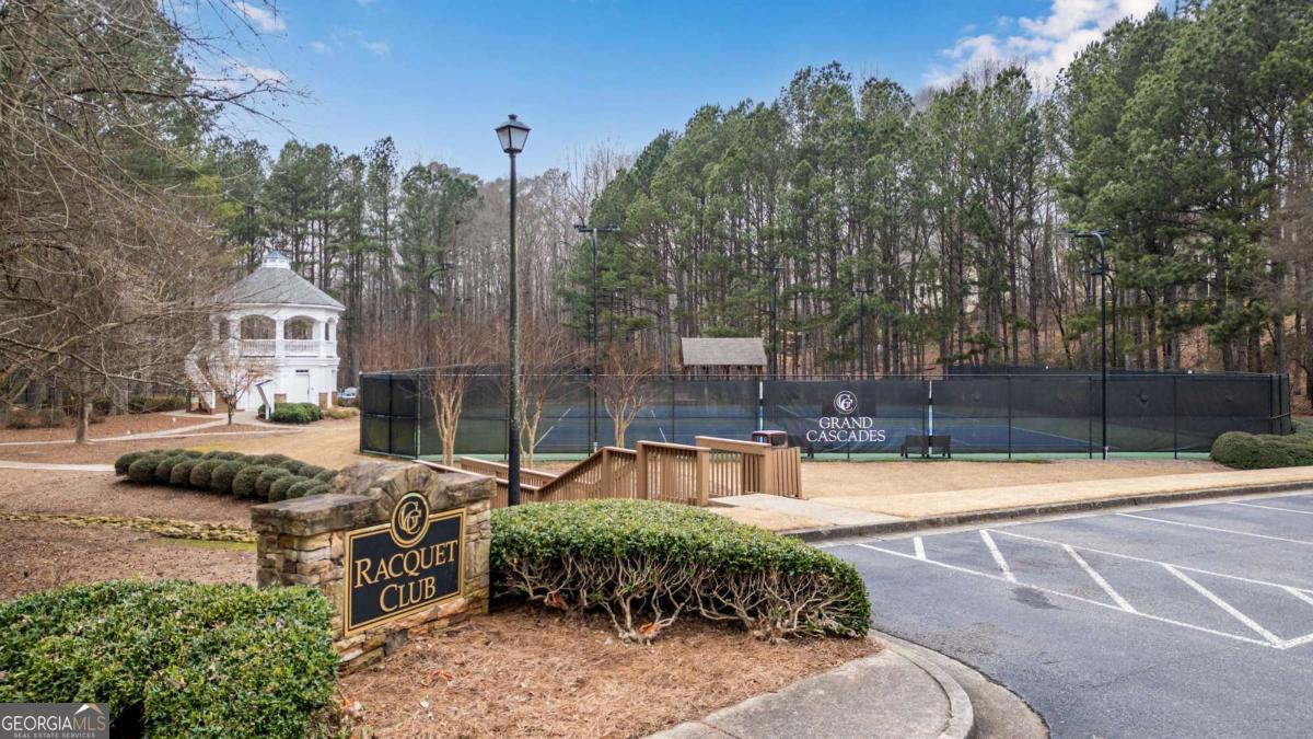 50 Lakecrest Circle