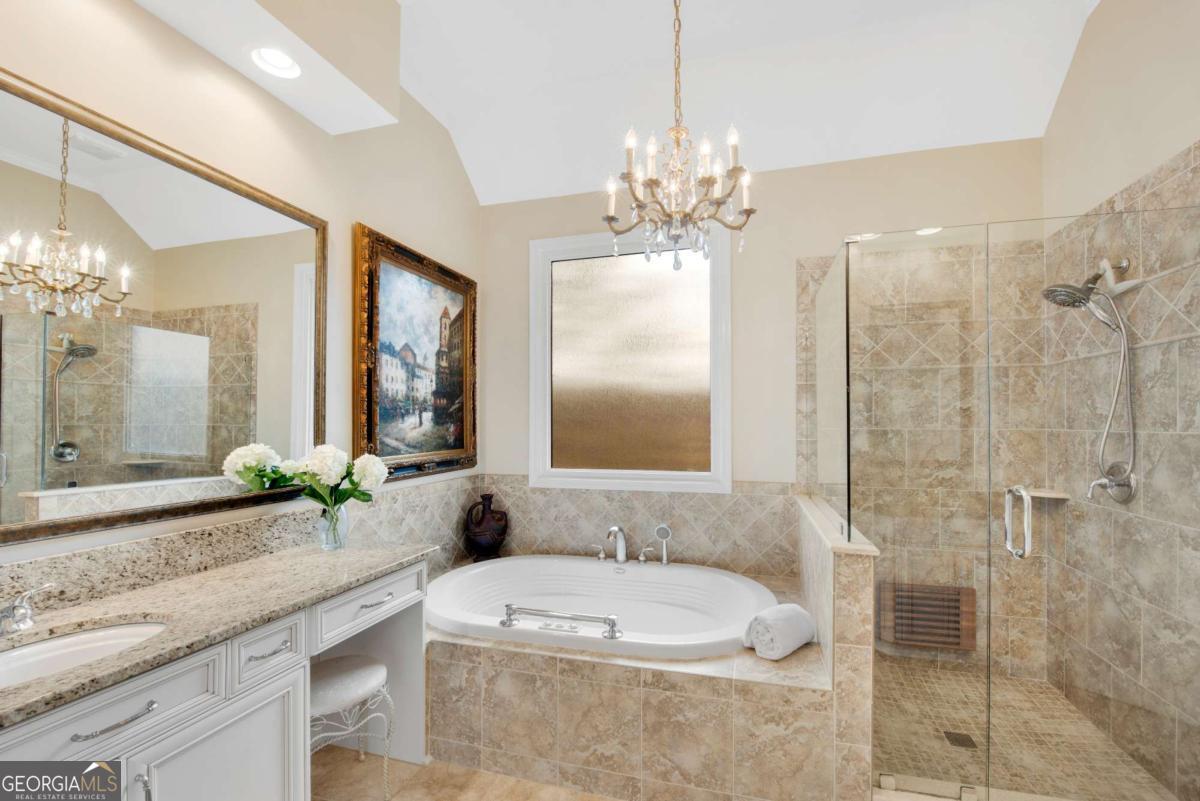 50 Lakecrest Circle