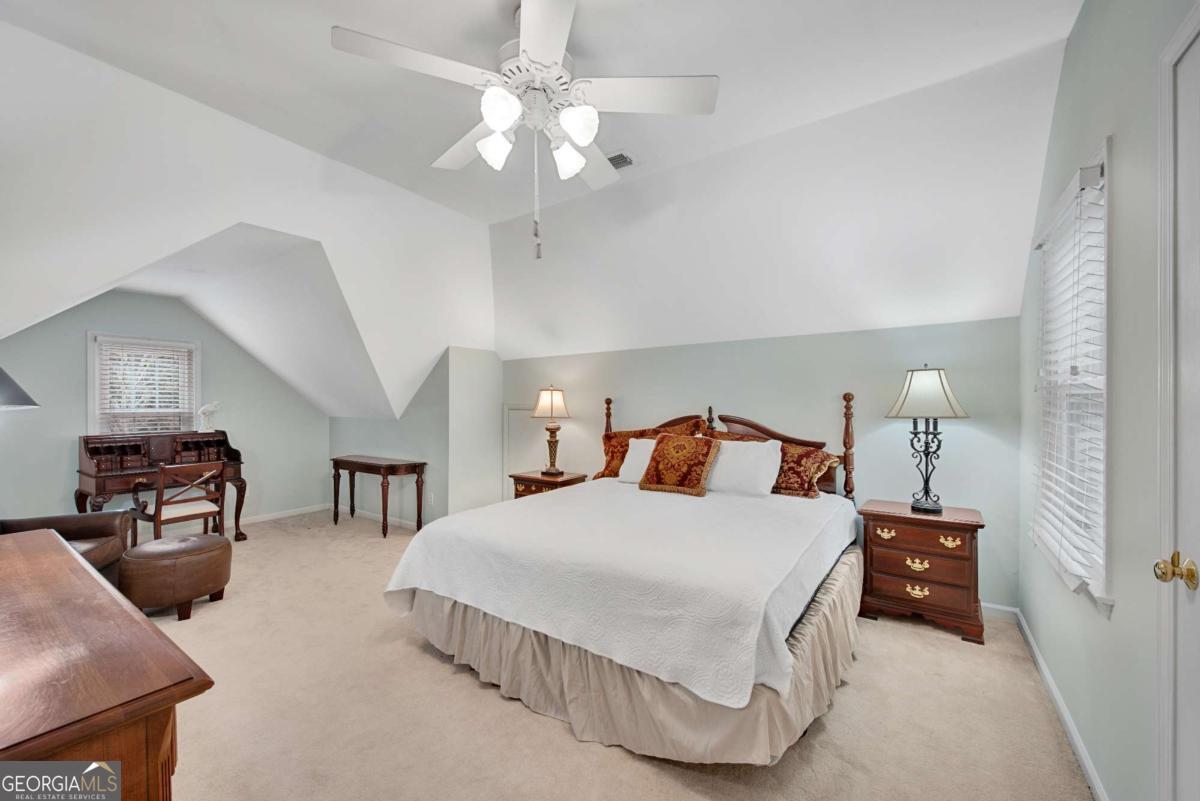 50 Lakecrest Circle