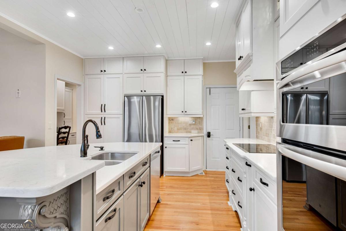 50 Lakecrest Circle