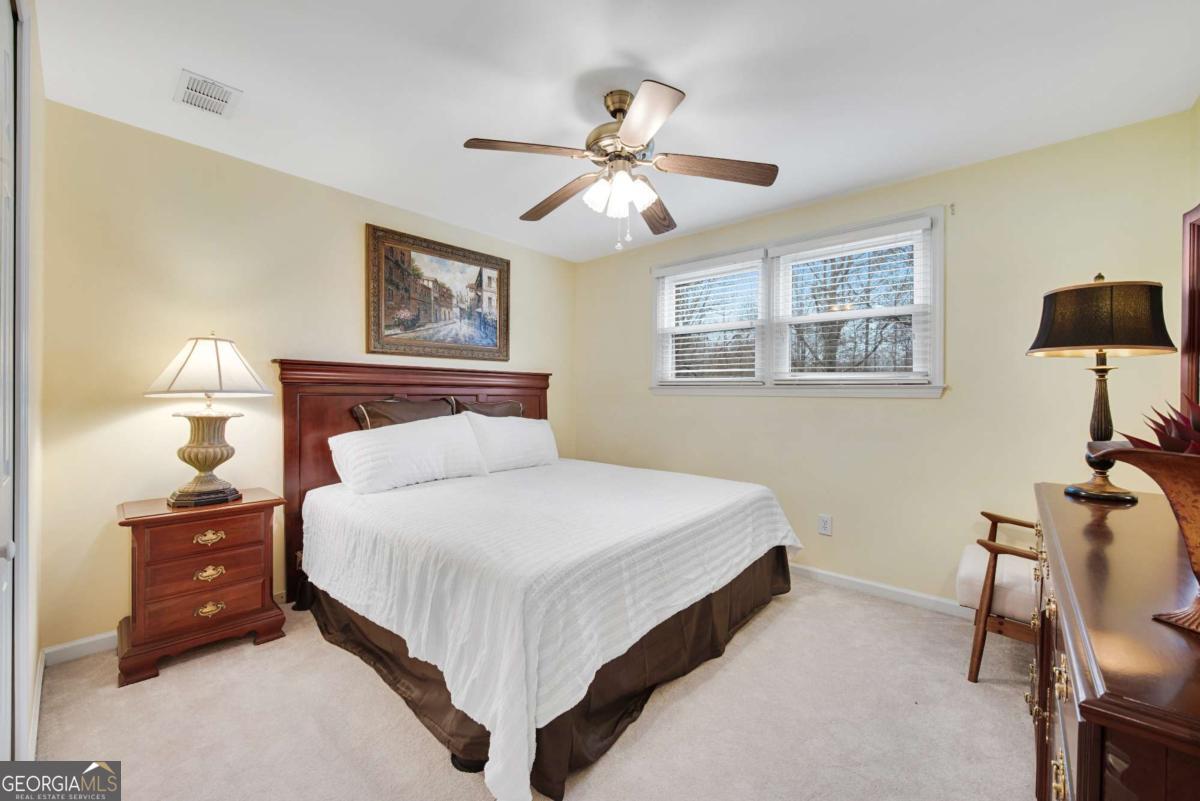 50 Lakecrest Circle