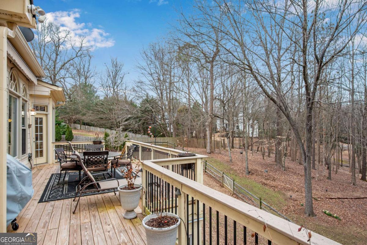 50 Lakecrest Circle