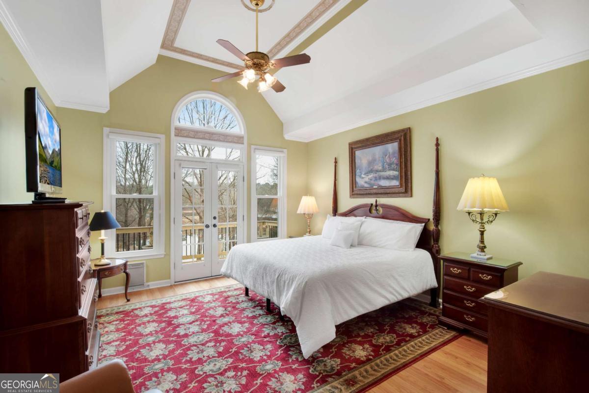 50 Lakecrest Circle