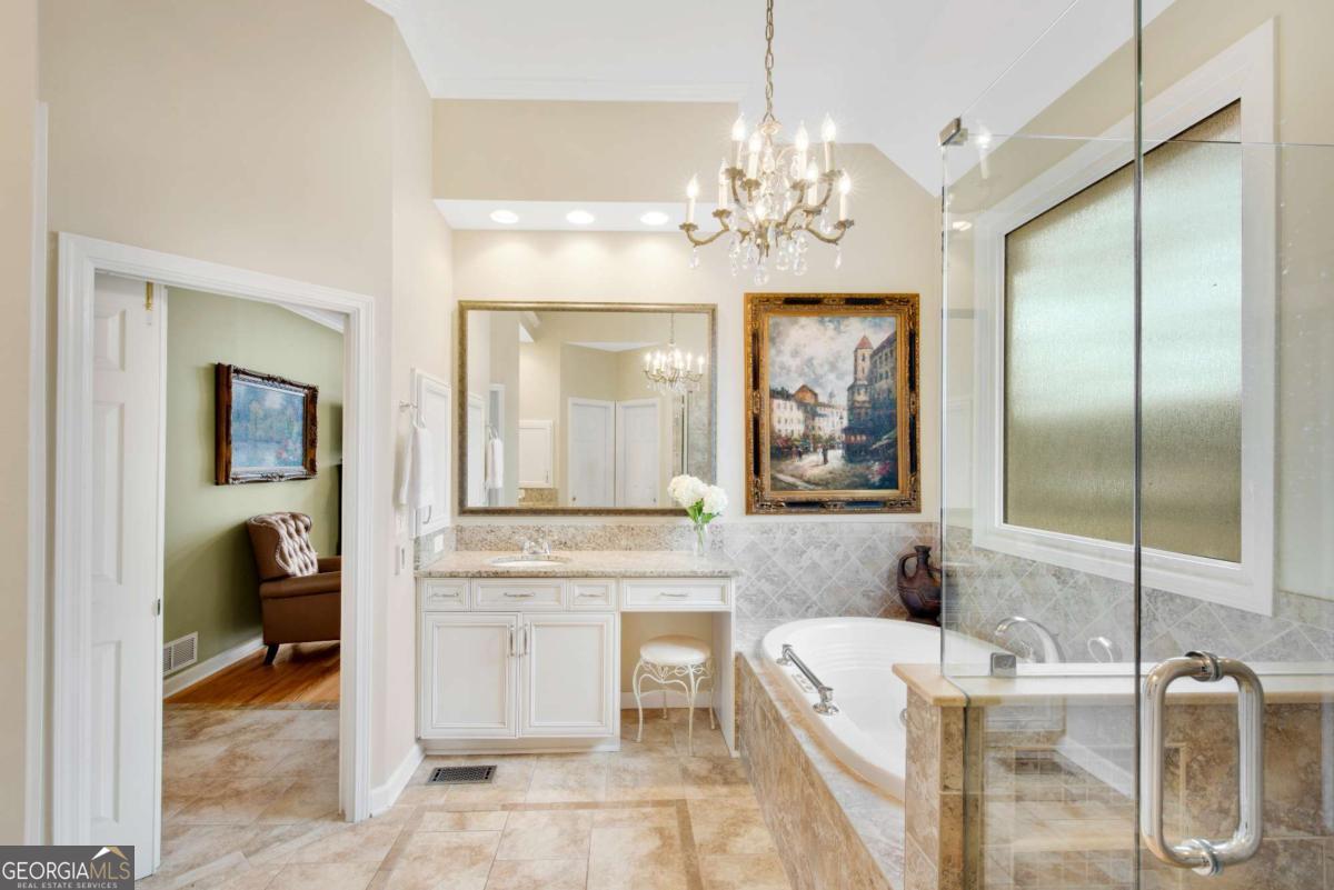 50 Lakecrest Circle