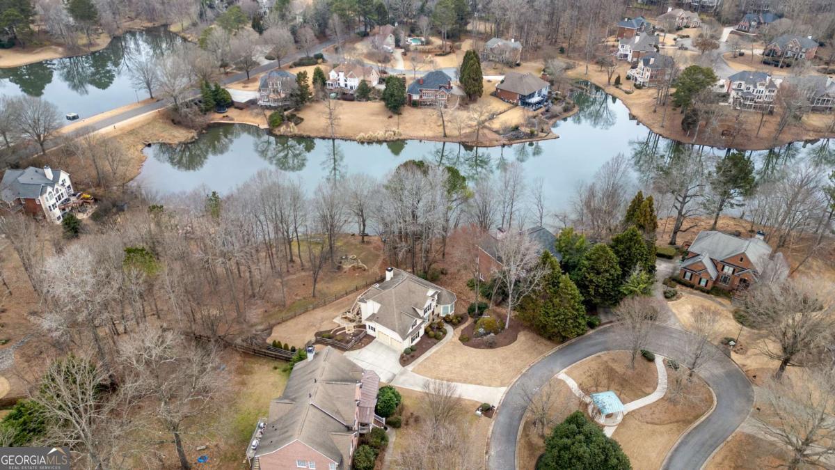 50 Lakecrest Circle