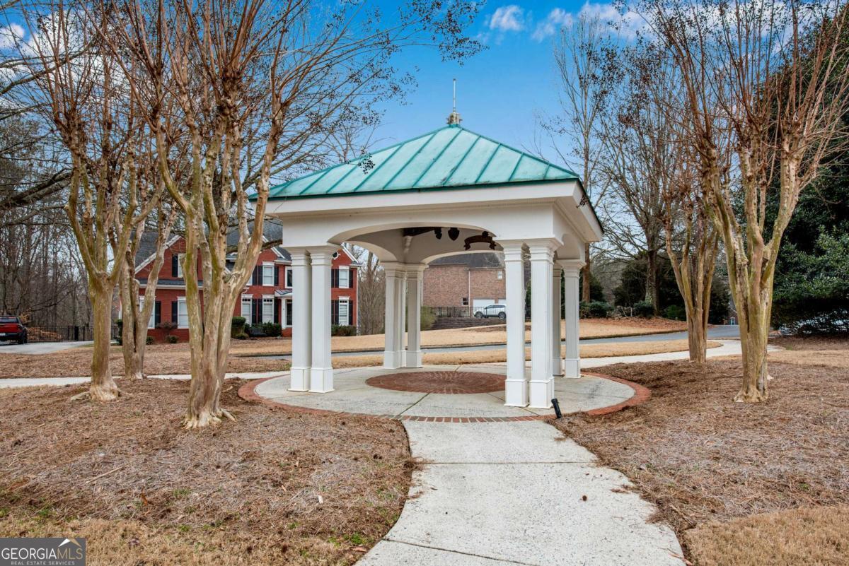 50 Lakecrest Circle