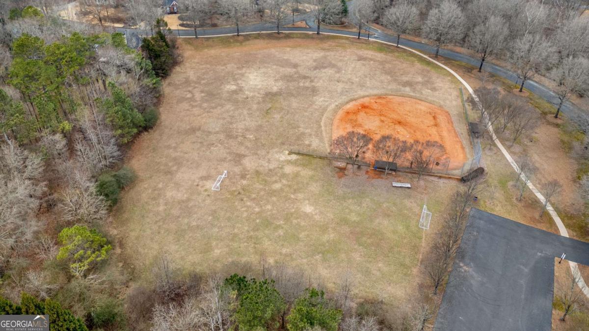 50 Lakecrest Circle