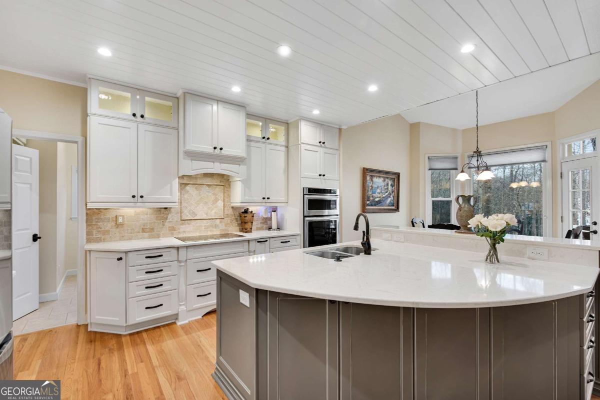 50 Lakecrest Circle
