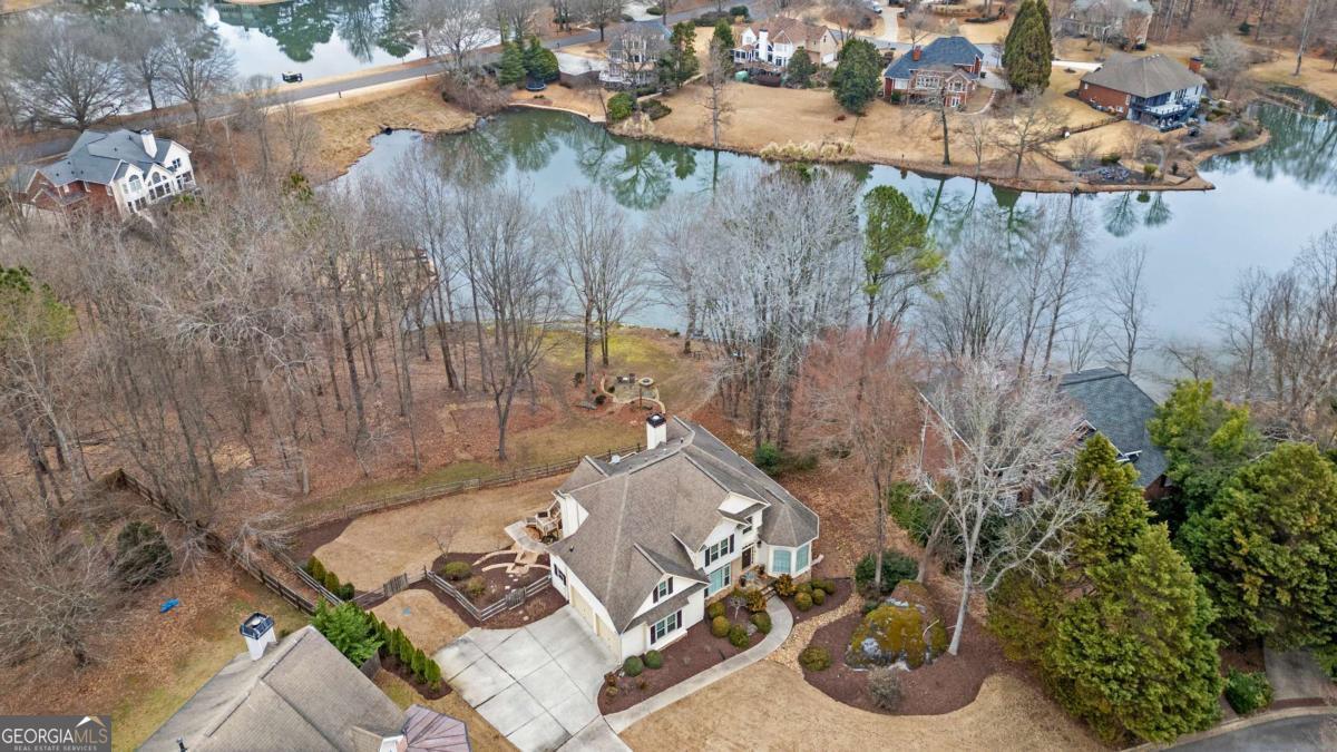 50 Lakecrest Circle