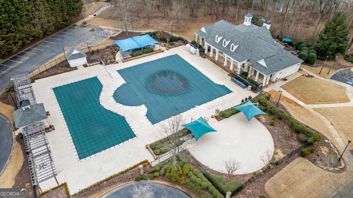 50 Lakecrest Circle