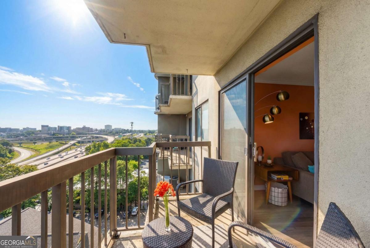 795 Hammond Drive # 1402