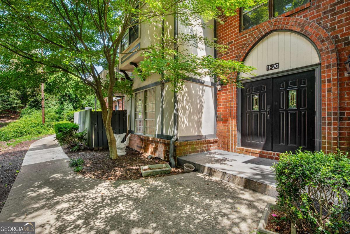 6851 Roswell Road # Q16