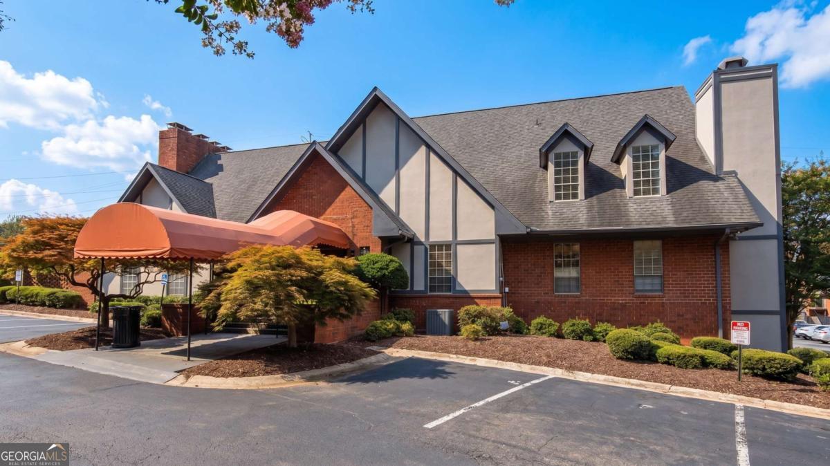 6851 Roswell Road # Q16