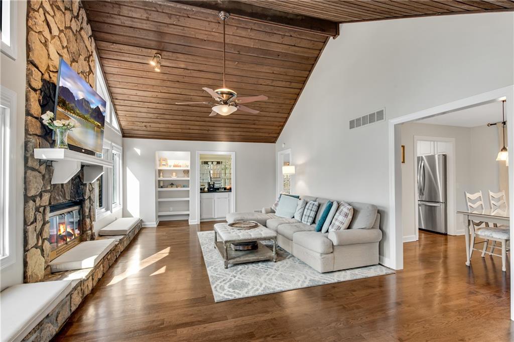2421 Spring Lake Drive