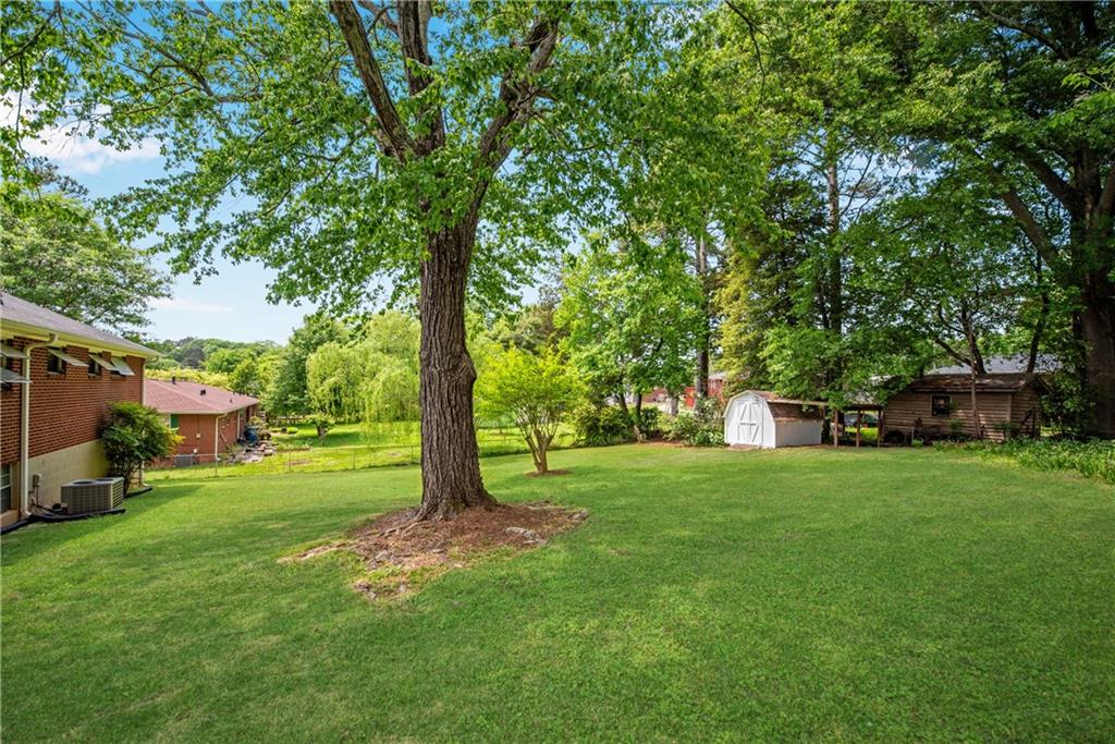 718 Birchwood Lane SW
