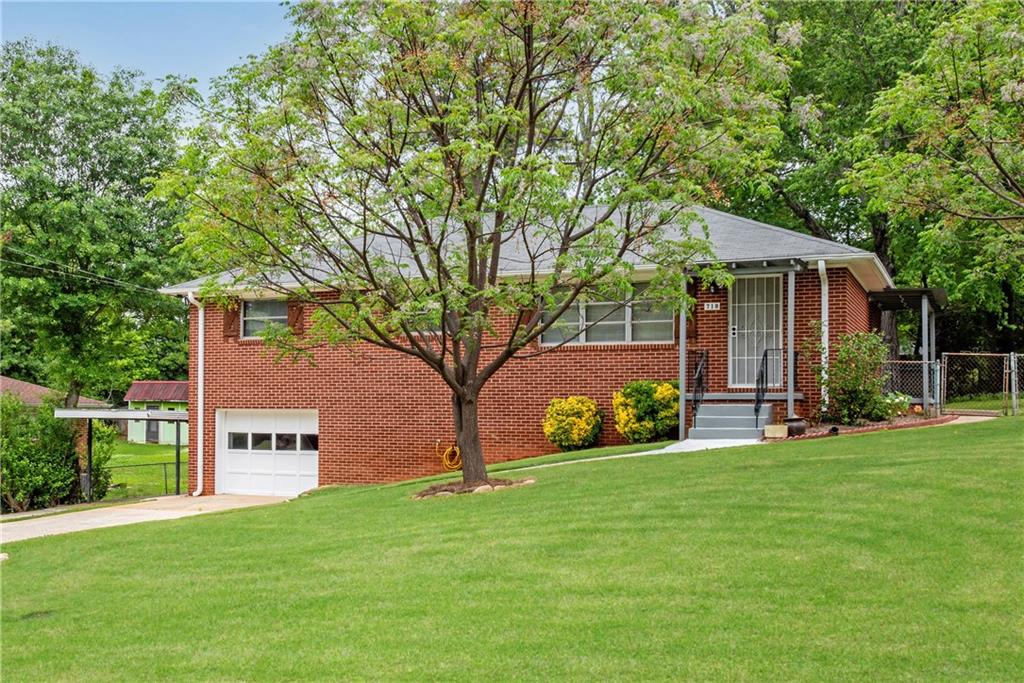 718 Birchwood Lane SW