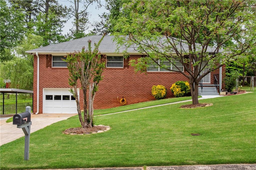 718 Birchwood Lane SW