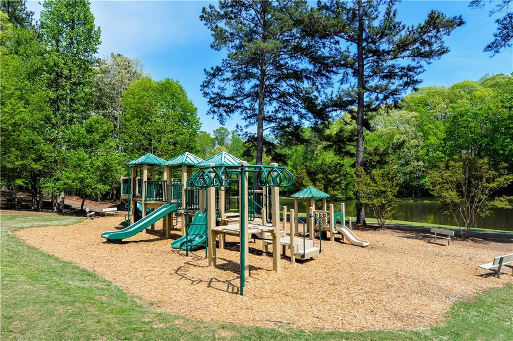 2719 Huckleberry Path