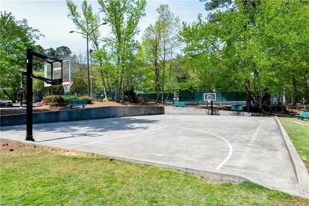 2719 Huckleberry Path