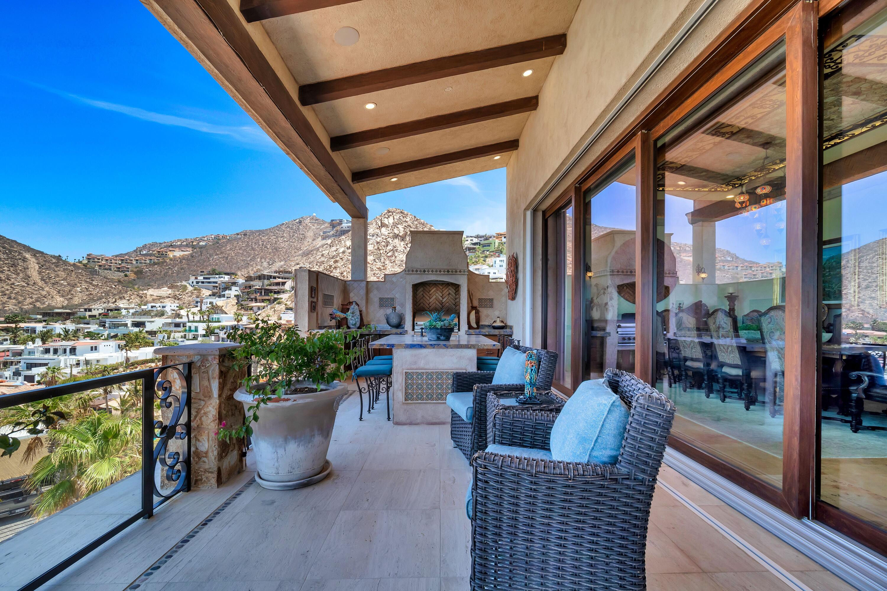 3 Calle Cerrada del Sol, Villa Vista Encantada
