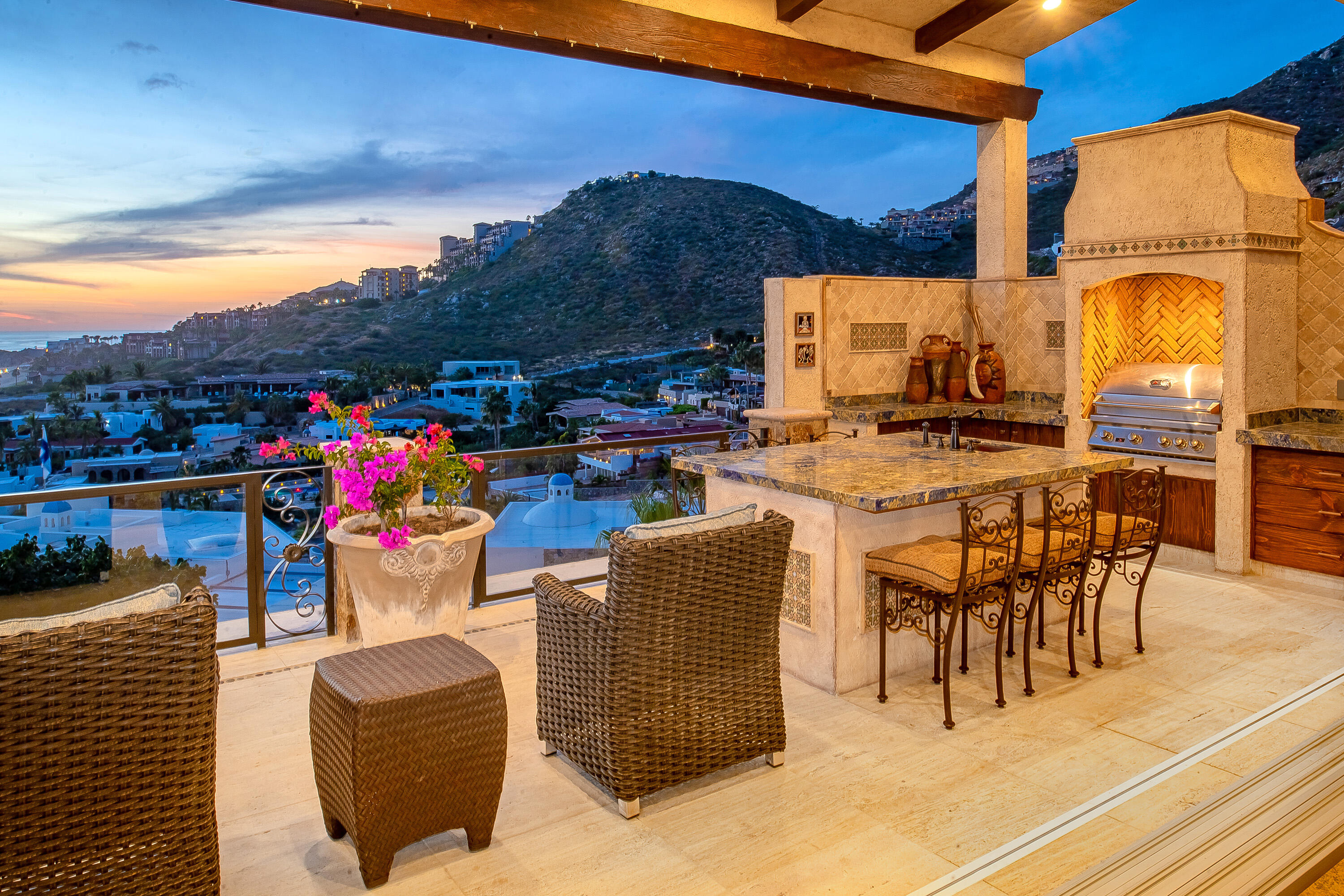 3 Calle Cerrada del Sol, Villa Vista Encantada