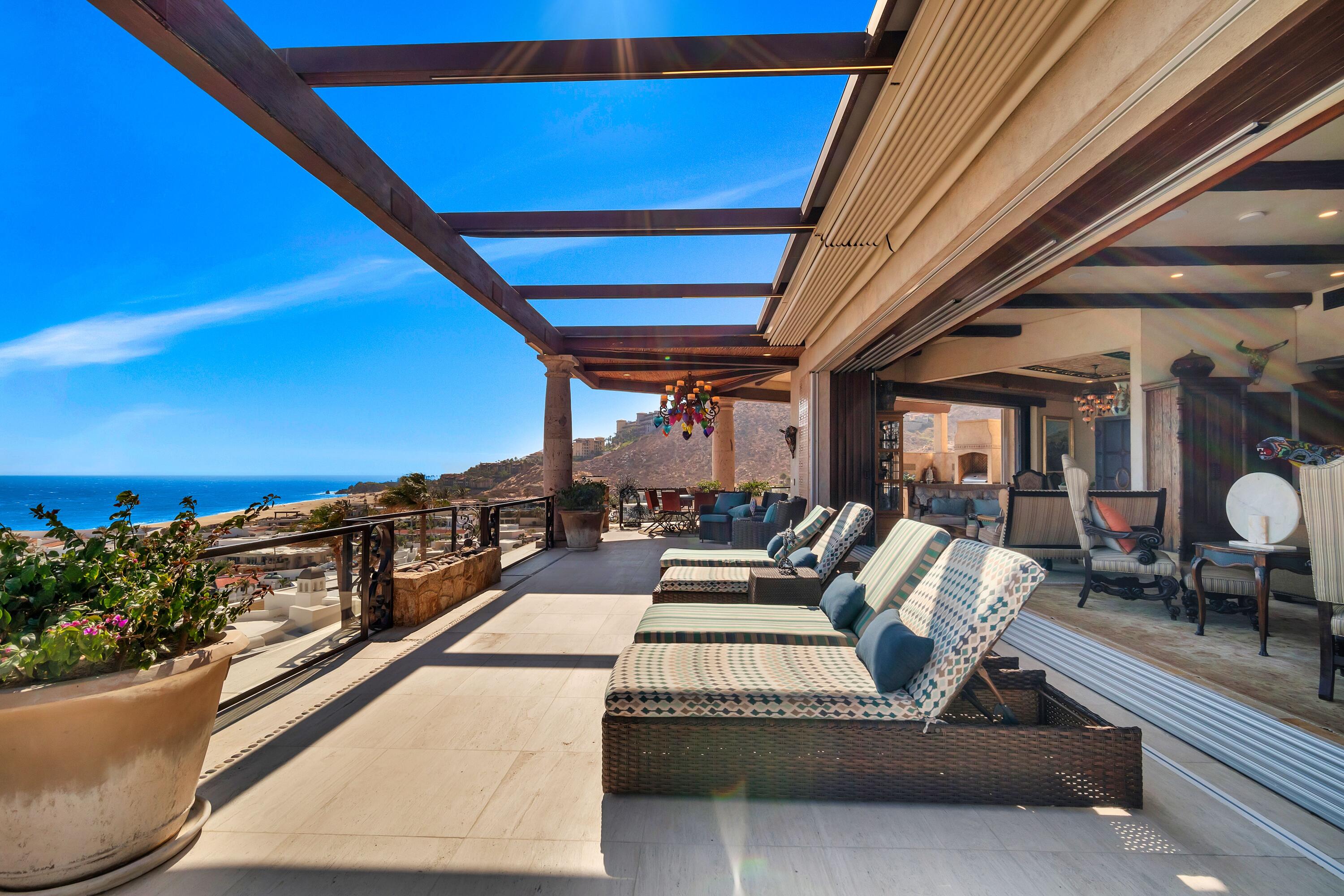 3 Calle Cerrada del Sol, Villa Vista Encantada