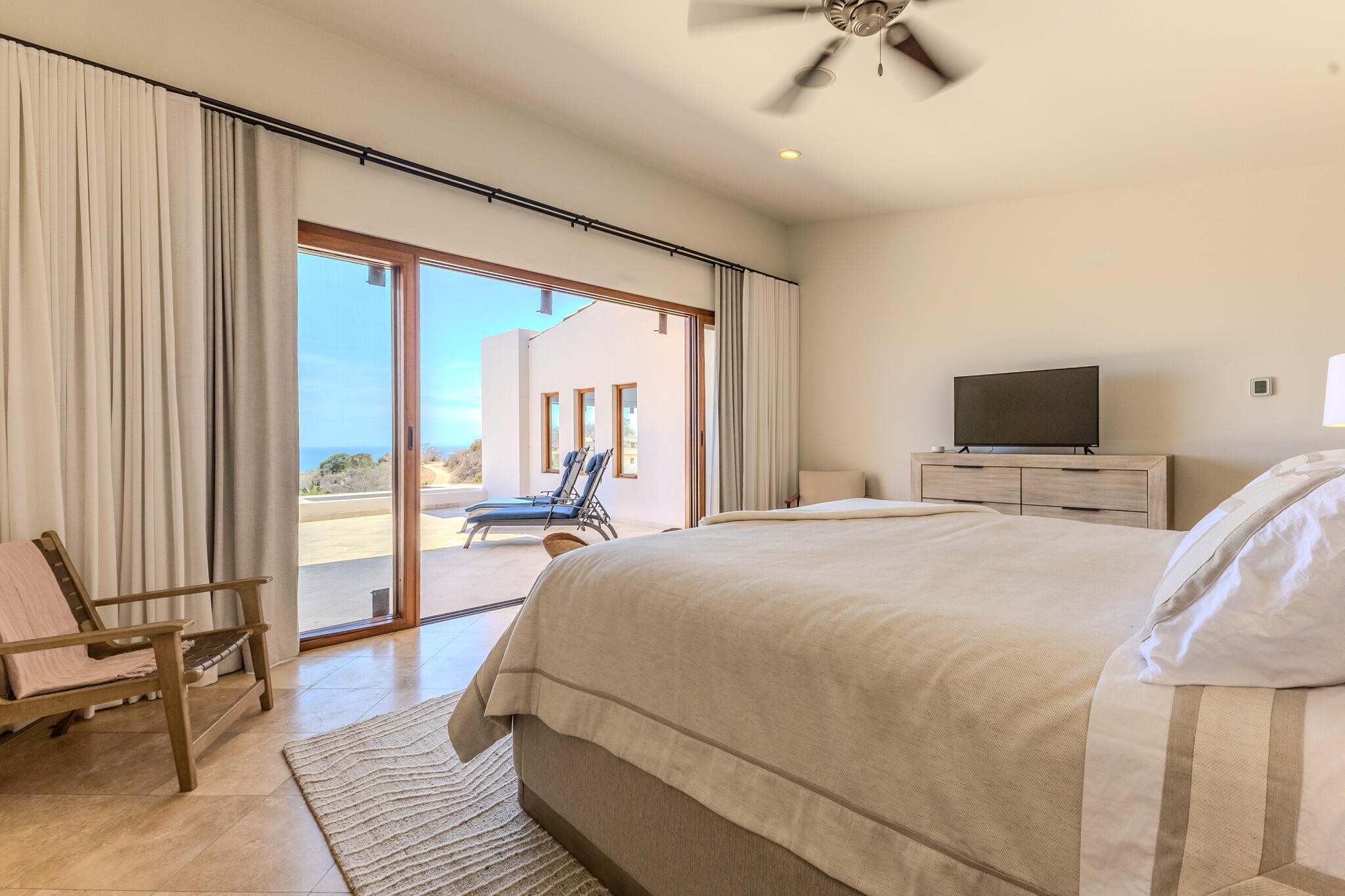 60 La Canada - Club Campestre, Casa Blanca