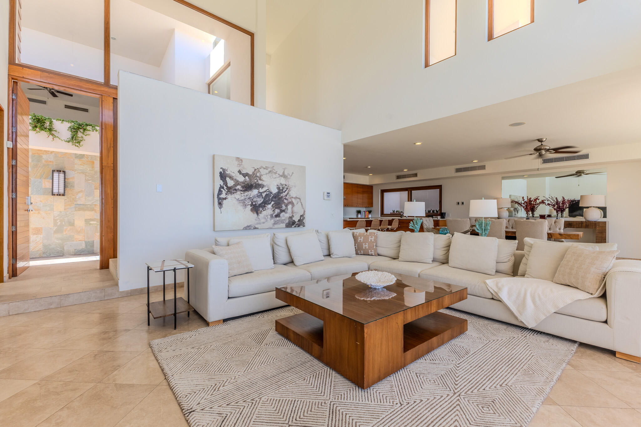 60 La Canada - Club Campestre, Casa Blanca