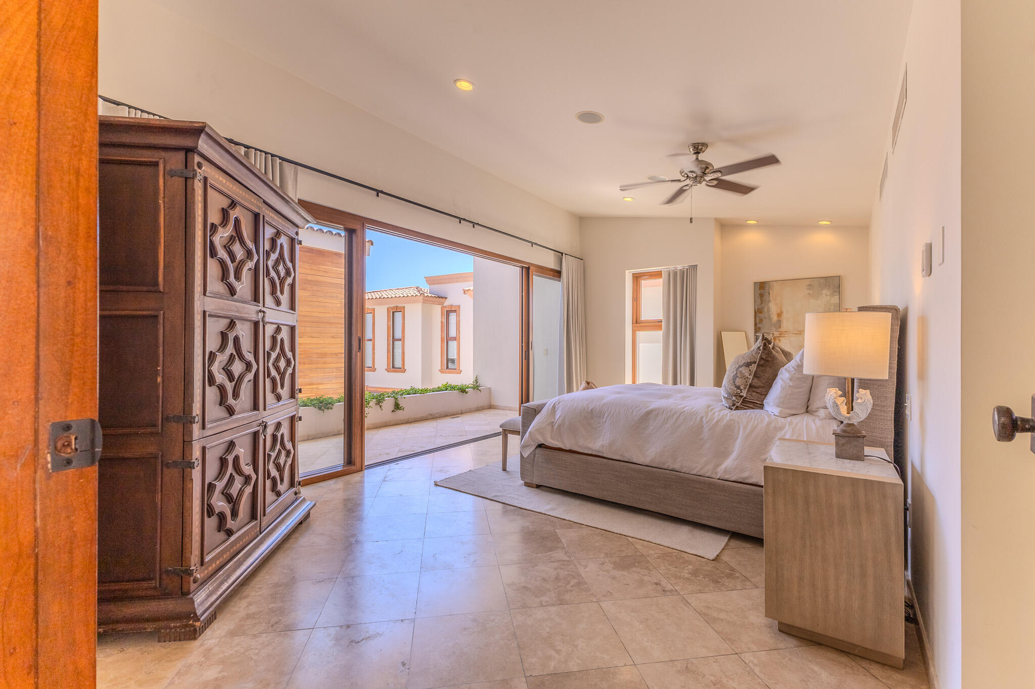 60 La Canada - Club Campestre, Casa Blanca