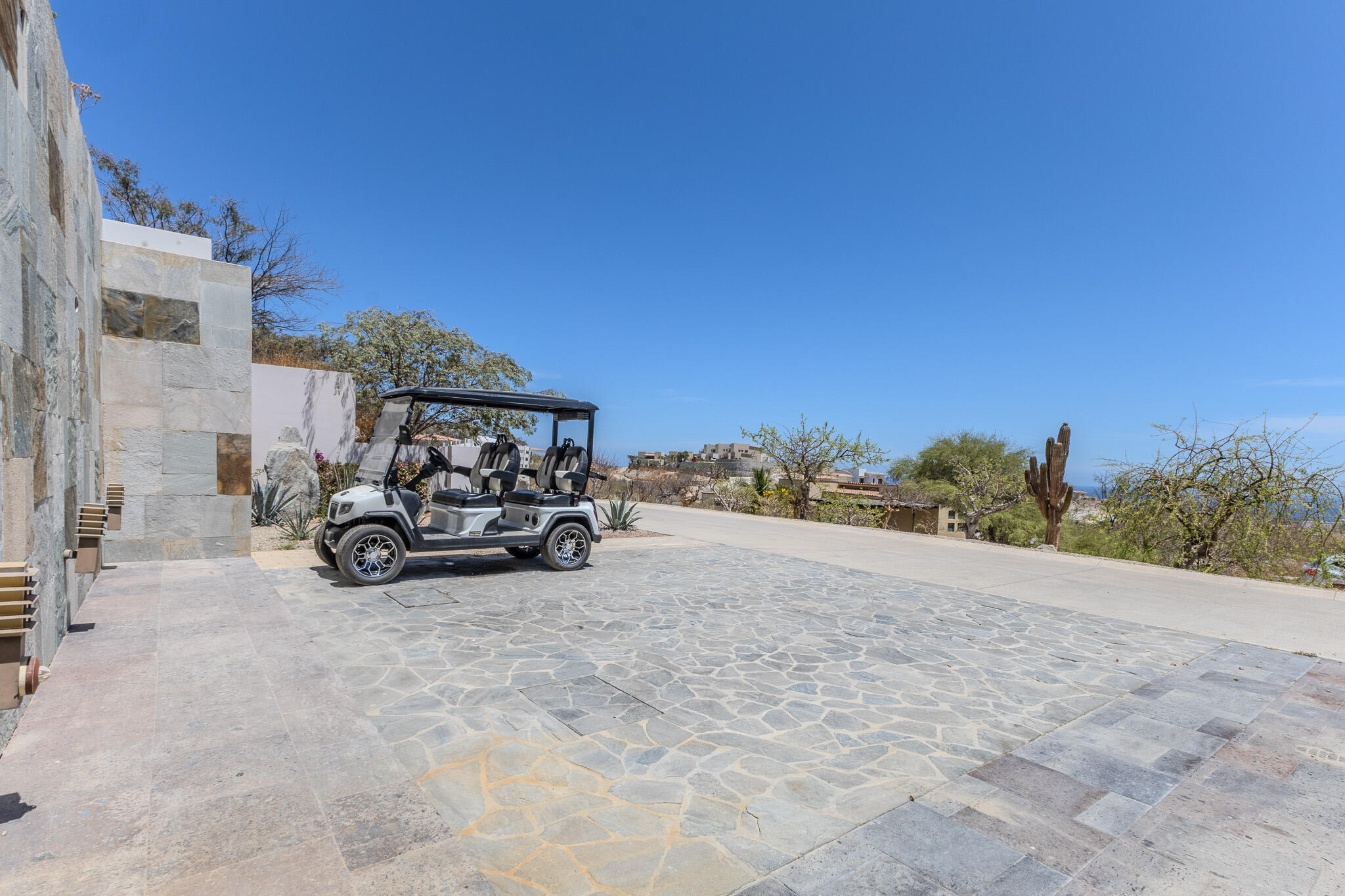 60 La Canada - Club Campestre, Casa Blanca