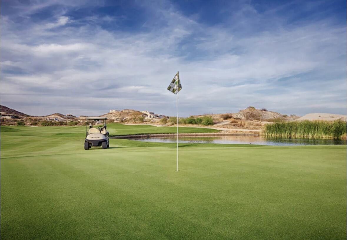 60 La Canada - Club Campestre, Casa Blanca