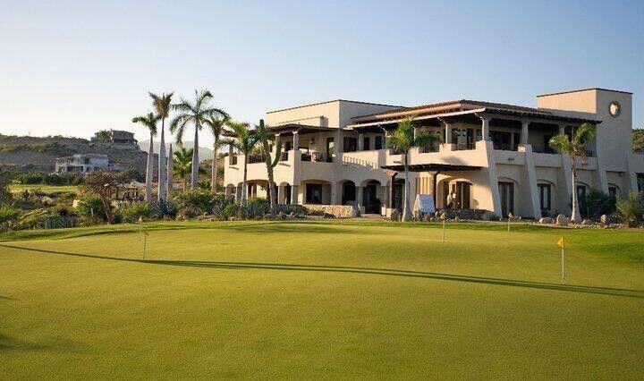 60 La Canada - Club Campestre, Casa Blanca