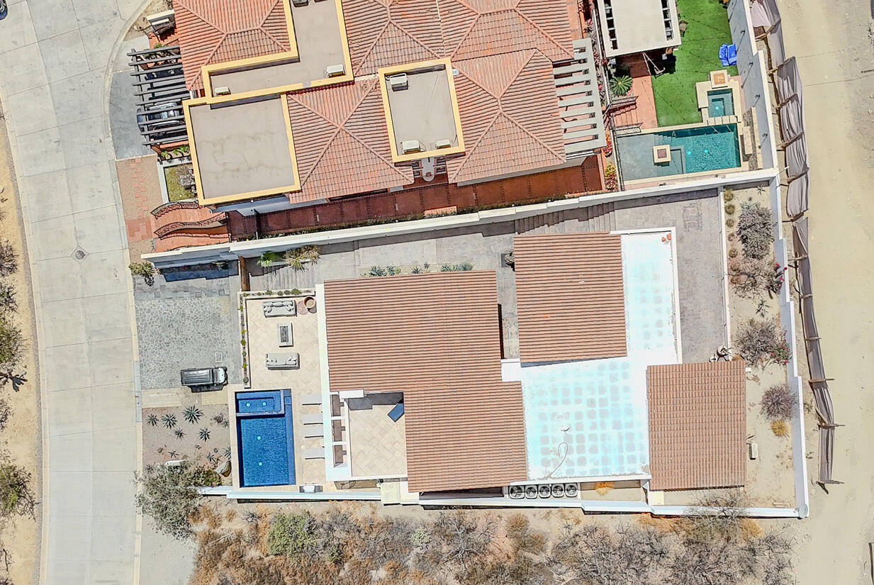 60 La Canada - Club Campestre, Casa Blanca