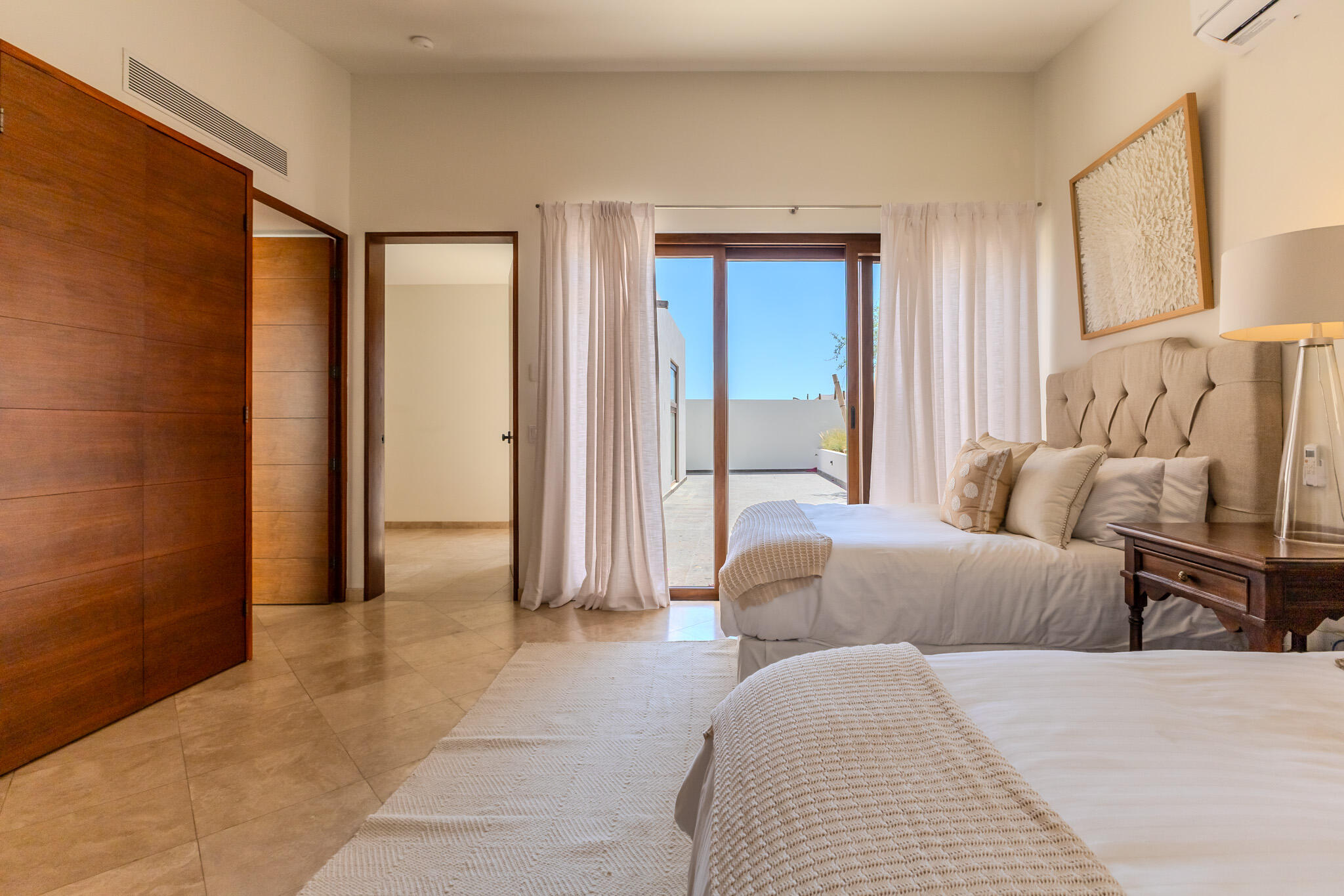60 La Canada - Club Campestre, Casa Blanca